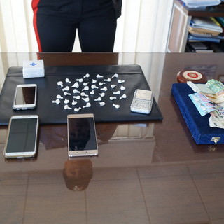 Albenga, sequestrati 39 ovuli di cocaina: in manette due pusher marocchini (FOTO)