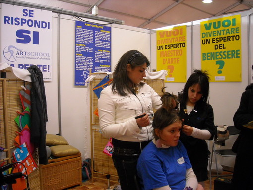 Savona: apertura straordinaria per acconciatori ed estetisti