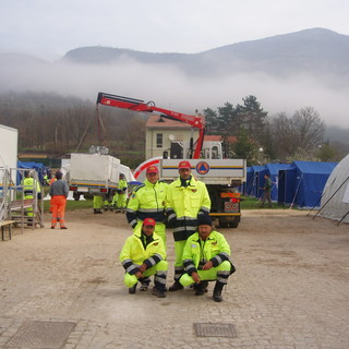 Cinque volontari Anti Incendio Boschivo di Savona in Emilia per le vittime del terremoto