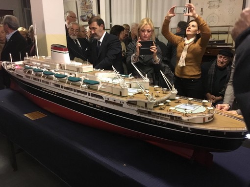 Savona, torna a risplendere il restaurato modellino del transatlantico Andrea Doria