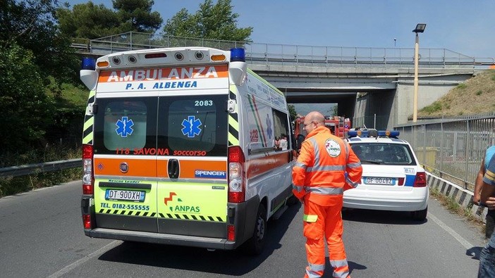 Scontro auto-moto ad Altare: due feriti Scontro auto-moto ad Altare: due feriti