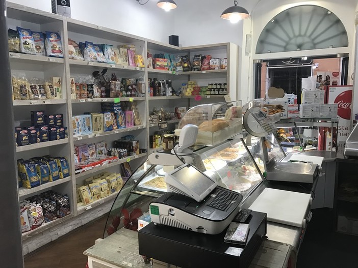 Latteria Minimarket in vendita a Finale Ligure, informati qui