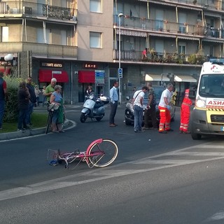 Donna in bicicletta investita da un'auto a Vadino d'Albenga