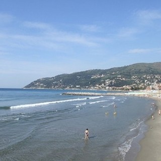 Andora, il 2018 si apre con il cimento invernale “A semmu a bagnu” Andora, il 2018 si apre con il cimento invernale “A semmu a bagnu”