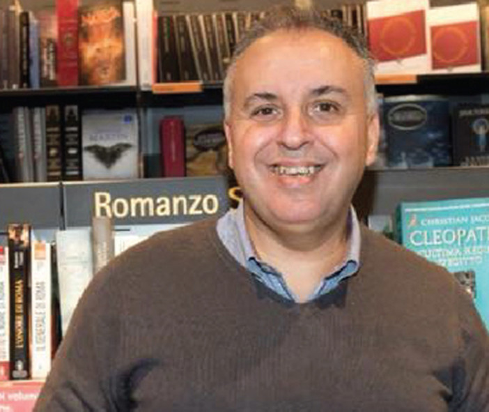 Domani a Finale "Il venditore di bibite", il nuovo romanzo di Achille Maccapani Domani a Finale "Il venditore di bibite", il nuovo romanzo di Achille Maccapani
