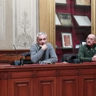 Calice, il sindaco Comi: "Senza comunicazioni ufficiali sui numeri difficile far riflettere sulla necessità di continuare ad essere prudenti"