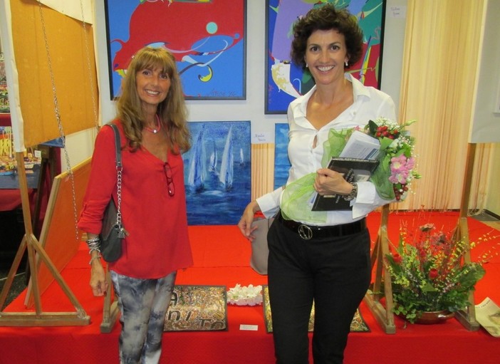 Un'esplosione di colori nelle opere degli artisti della mostra "Arte in Villapiana"