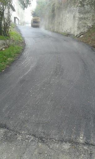 Dego, asfaltatura delle strade ammalorate (FOTO) Dego, asfaltatura delle strade ammalorate (FOTO)