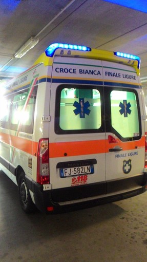 Finale, acquistata un'ambulanza per la Croce Bianca grazie al contributo della Fondazione De Mari Finale, acquistata un'ambulanza per la Croce Bianca grazie al contributo della Fondazione De Mari