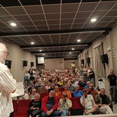 Altare, cinema gremito per dire “No” all’inceneritore
