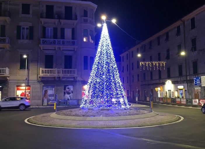 "La Riviera delle Luci" di Natale: il levante savonese fa squadra per promuovere il territorio "La Riviera delle Luci" di Natale: il levante savonese fa squadra per promuovere il territorio