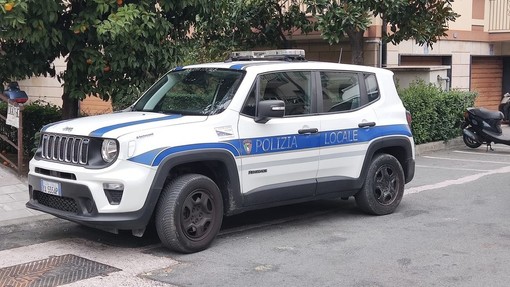 Truffa dello specchietto, nuovo caso a Borgio Verezzi: "Massima attenzione e segnalare episodi sospetti alle forze dell'ordine"