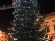 Savona si illumina: acceso l'albero di Natale in piazza Sisto