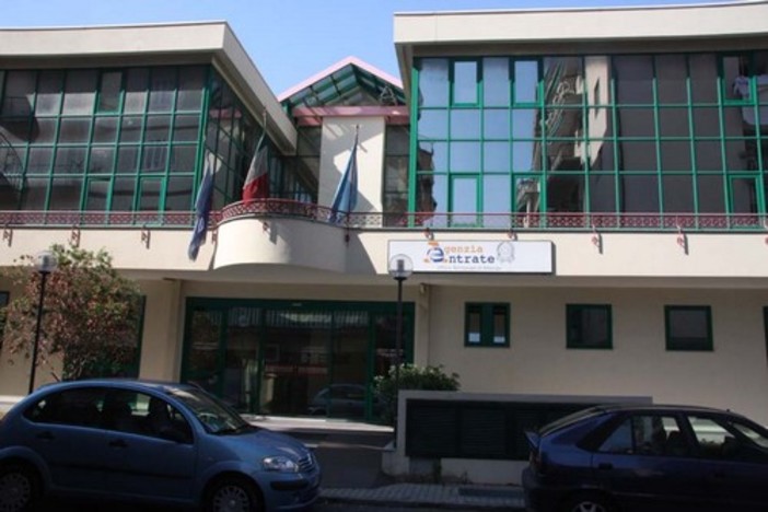 Albenga: i rapinatori dell'Agenzia delle Entrate forse avevano un covo Albenga: i rapinatori dell'Agenzia delle Entrate forse avevano un covo