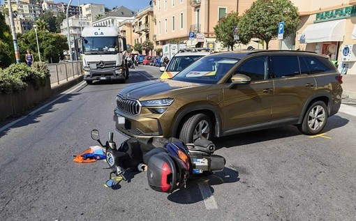 Albissola, scontro tra auto e scooter sull’Aurelia: centauro in codice giallo, traffico in tilt