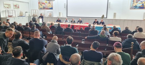 Rinnovo contratto portuali, i sindacati: "Riconoscere i diritti dei lavoratori o sarà sciopero" Rinnovo contratto portuali, i sindacati: "Riconoscere i diritti dei lavoratori o sarà sciopero"