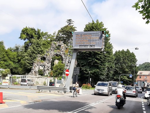 A10, tratto chiuso per mezzo in fiamme tra Arenzano e l’allacciamento con l'A26 direzione Genova A10, tratto chiuso per mezzo in fiamme tra Arenzano e l’allacciamento con l'A26 direzione Genova