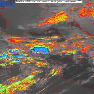 Nell'immagine lo scatto del satellite all'infrarosso sul Mediterraneo delle 7