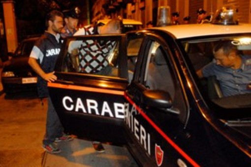Finale Ligure: arrestato pregiudicato di 45 anni aggredisce Carabinieri intervenuti per sedare una lite