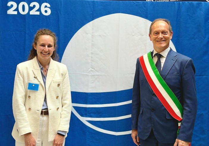 Andora, ecco la Bandiera Blu per le spiagge: “Traguardo importante, premiato l’impegno di questi anni” Andora, ecco la Bandiera Blu per le spiagge: “Traguardo importante, premiato l’impegno di questi anni”