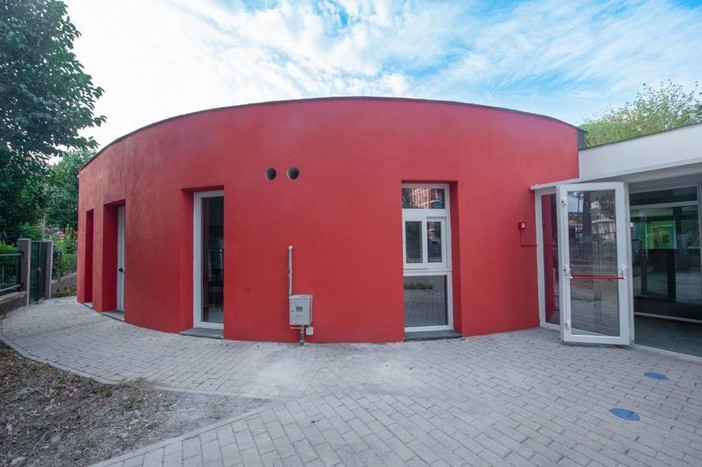 Nella foto l'asilo di Via De Rege, presentato un progetto per l'ampliamento e la sistemazione