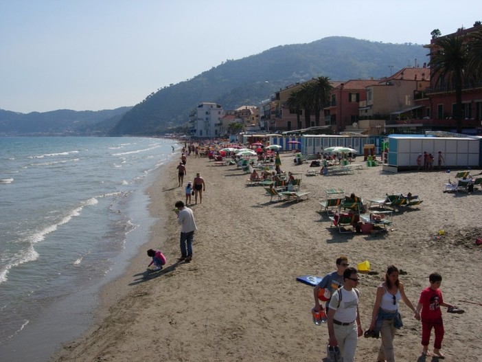 Savona: ponte coi baffi per i vacanzieri arrivati in Riviera