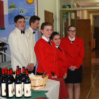 "Giornate in Sicurezza" a Laigueglia: autorità e bambini festeggiano l'arrivo del 53° Trofeo