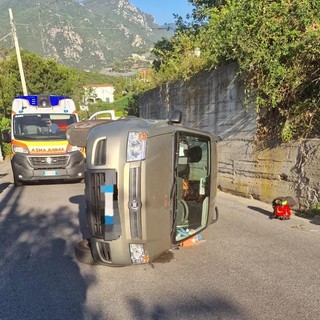 Auto si cappotta a Tovo San Giacomo: una ferita trasportata al Santa Corona