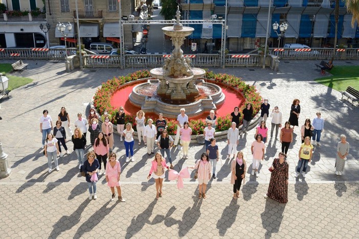 Lotta contro il tumore al seno, uno scatto tutto rosa per dare il via ad  “Alassio in Rosa per Alessia”