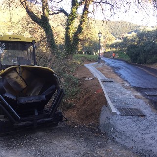 Albenga, nuovi asfalti nella frazione di Salea (FOTO)