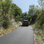 Millesimo, nuovo asfalto in località Spalletto dopo i lavori sulla rete idrica Millesimo, nuovo asfalto in località Spalletto dopo i lavori sulla rete idrica