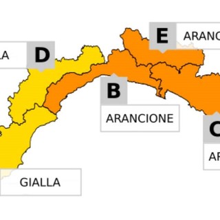 Maltempo, allerta arancione per temporali prolungata fino alla mezzanotte Maltempo, allerta arancione per temporali prolungata fino alla mezzanotte
