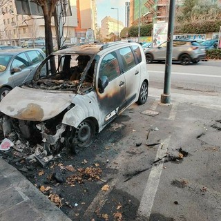 Incendi a bidoni dei rifiuti e mezzi nell'Oltreletimbro, beccato dalle telecamere: arrestato un 43enne senza fissa dimora