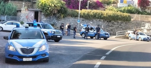 Fermato per un controllo viene trovato in possesso di hashish, arrestato Fermato per un controllo viene trovato in possesso di hashish, arrestato