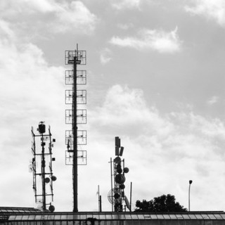 Nel savonese alcuni comuni hanno firmato ordinanze che vietano le antenne: ma cos'è il 5G? Ecco uno studio sulla nuova tecnologia