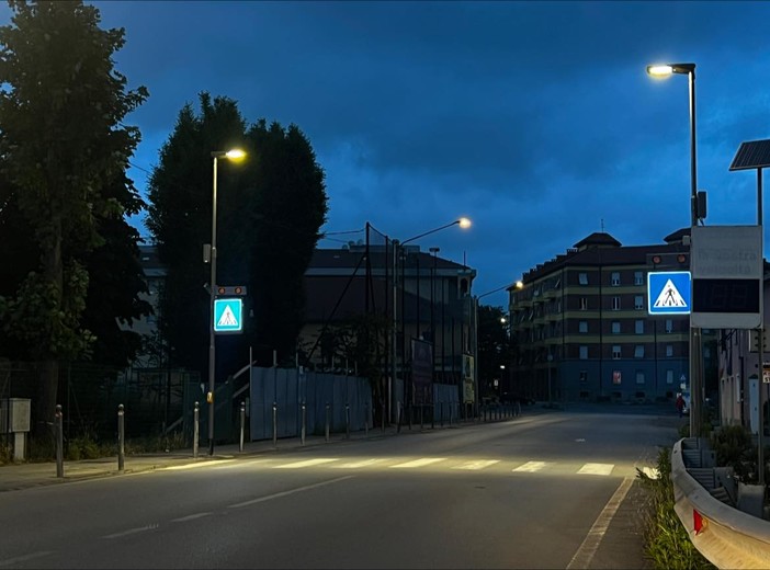 Cairo, acceso il primo attraversamento "smart" a San Giuseppe: più sicurezza con la tecnologia luminosa Cairo, acceso il primo attraversamento "smart" a San Giuseppe: più sicurezza con la tecnologia luminosa