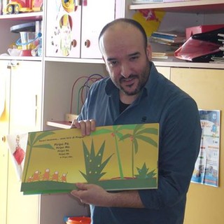 Ceriale, lo scrittore per bambini Dario Apicella all'Asilo Nido “Il Flauto Magico”