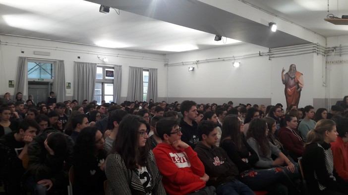 Partecipazione e attenzione al Calasanzio di Carcare per l'assemblea sulla Shoah Partecipazione e attenzione al Calasanzio di Carcare per l'assemblea sulla Shoah