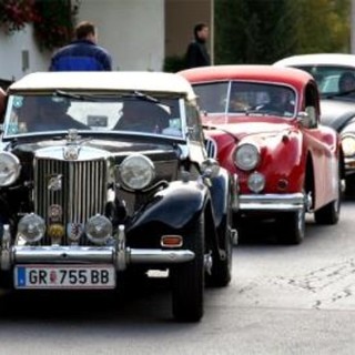Alla Marina di Varazze raduno d'auto d'epoca del 'Vintage Motor Club di Savona'