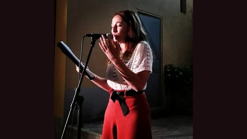 Alessandra Munerol: “il 21 agosto a Ceriale porto in scena 8 storie di straordinaria metamorfosi quotidiana” Alessandra Munerol: “il 21 agosto a Ceriale porto in scena 8 storie di straordinaria metamorfosi quotidiana”