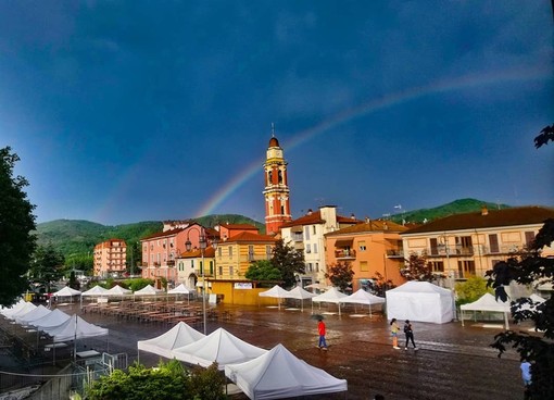 Un meraviglioso arcobaleno colora il cielo della Val Bormida  (FOTO)
