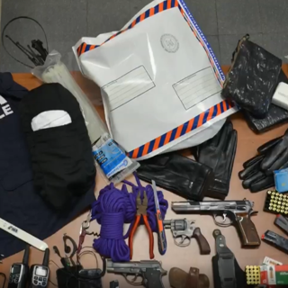 Tentano di sequestrare un imprenditore genovese: 6 arresti della Polizia a Varazze (FOTO E VIDEO) Tentano di sequestrare un imprenditore genovese: 6 arresti della Polizia a Varazze (FOTO E VIDEO)