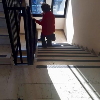 Savona, ascensore rotto all’Asl di via Collodi: i disagi degli anziani