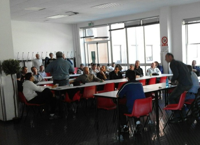 Tirreno Power, domani nuovo presidio dei lavoratori: "L’azienda non dà risposte, uniti per mettere in campo azioni di lotta" Tirreno Power, domani nuovo presidio dei lavoratori: "L’azienda non dà risposte, uniti per mettere in campo azioni di lotta"