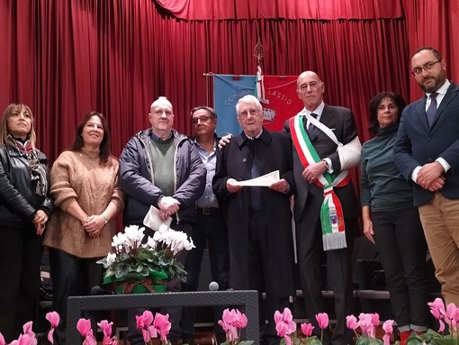 Consegnati gli “Alassini d’oro a Giovanni Raimondo e alla Memoria di Silvio Viglietti Consegnati gli “Alassini d’oro a Giovanni Raimondo e alla Memoria di Silvio Viglietti