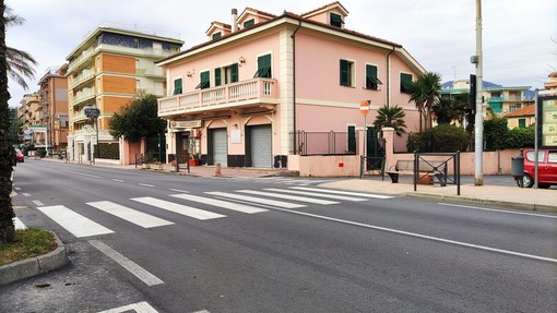 Il luogo dove si è verificato il sinistro sulla via Aurelia, all'ingresso di levante di Pietra Ligure Il luogo dove si è verificato il sinistro sulla via Aurelia, all'ingresso di levante di Pietra Ligure