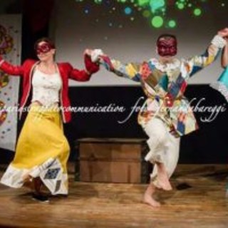 Savona, sabato 7 aprile "Il vestito di Arlecchino" all'Antico Teatro Sacco