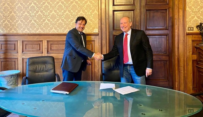 Savona, firmato l'accordo con Opere sociali per una residenza per anziani non completamente autosufficienti Savona, firmato l'accordo con Opere sociali per una residenza per anziani non completamente autosufficienti