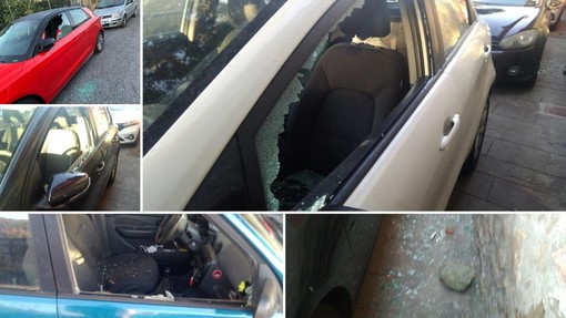 Albenga, strage di cristalli auto rotti nella notte, almeno 12 i veicoli colpiti (FOTO) Albenga, strage di cristalli auto rotti nella notte, almeno 12 i veicoli colpiti (FOTO)