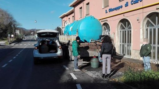 Cairo, guasto all'acquedotto: erogati dalle autobotti 50 mila litri di acqua in un giorno Cairo, guasto all'acquedotto: erogati dalle autobotti 50 mila litri di acqua in un giorno